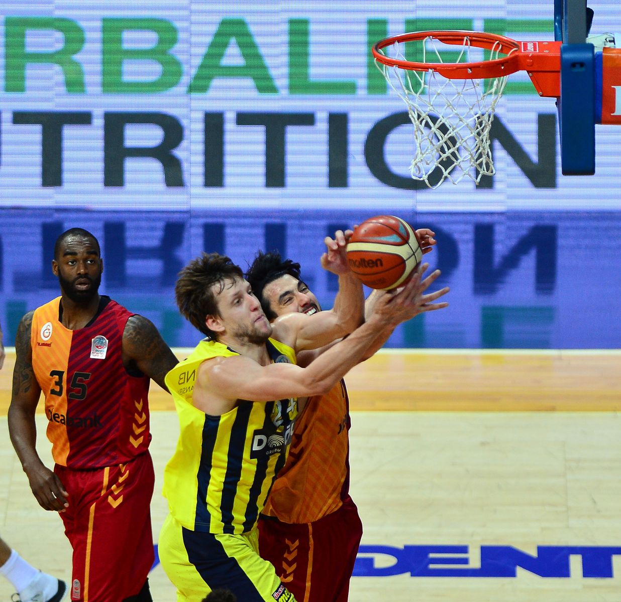 Fenerbahçe Doğuş: 80 - Galatasaray Odebank: 60